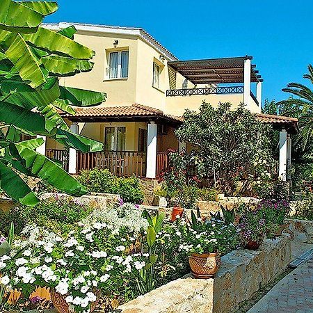 Hotel Lilium Agia Marina Exterior foto