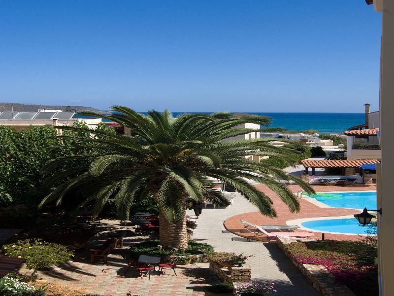 Hotel Lilium Agia Marina Exterior foto